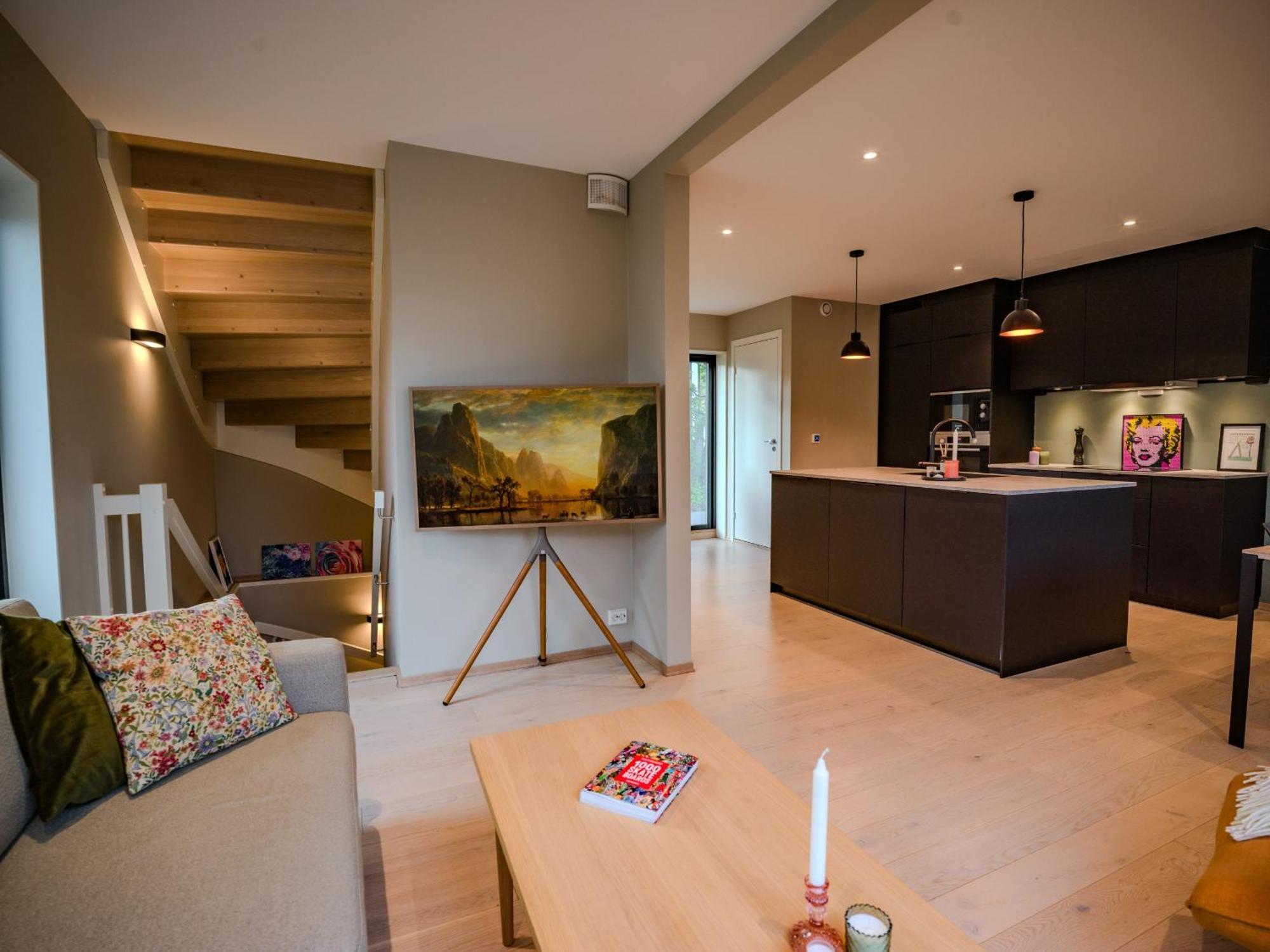 Modern And Central Apartment In Quiet Street Tromso Exterior photo
